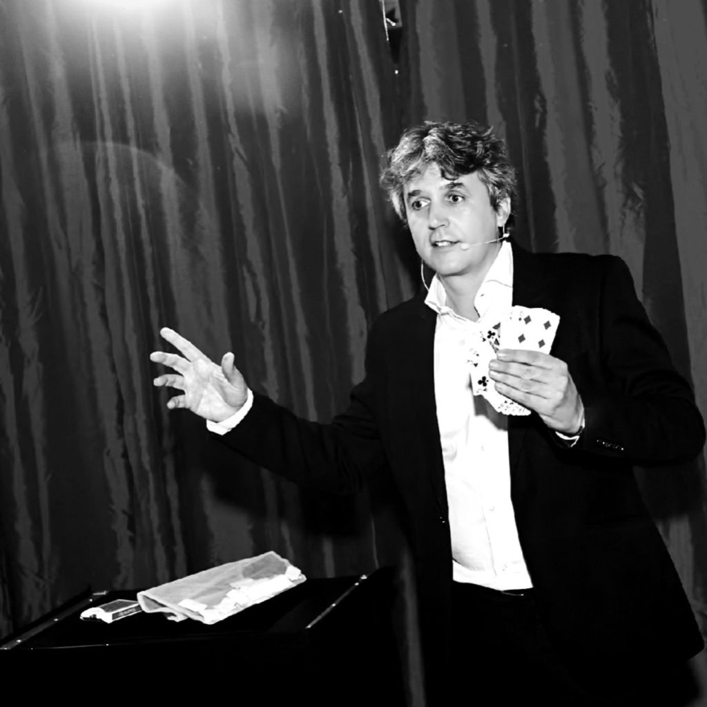 Magia de cerca cartas Blanco y Negro